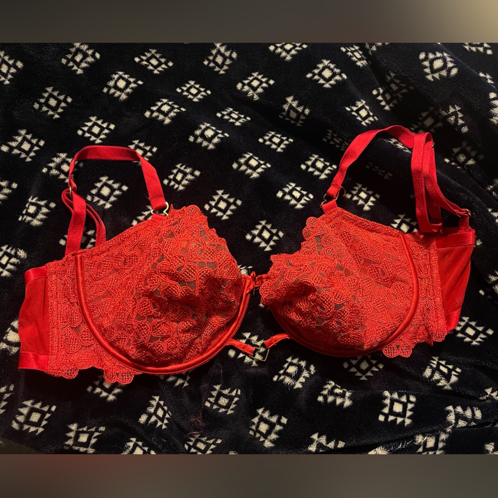 Red Victoria Secret Bra 34DDD